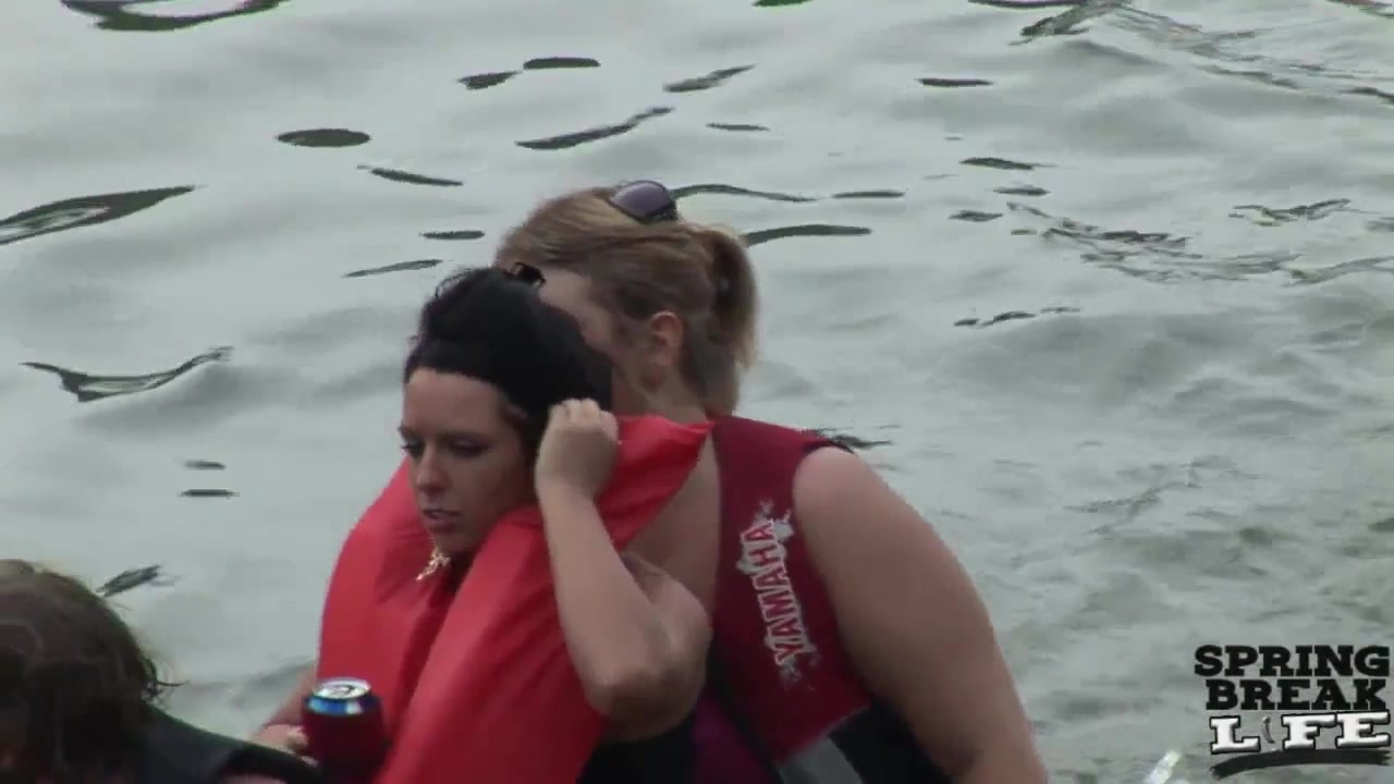 Party Naked on the Lake for a Sunday Afternoon - SpringbreakLife