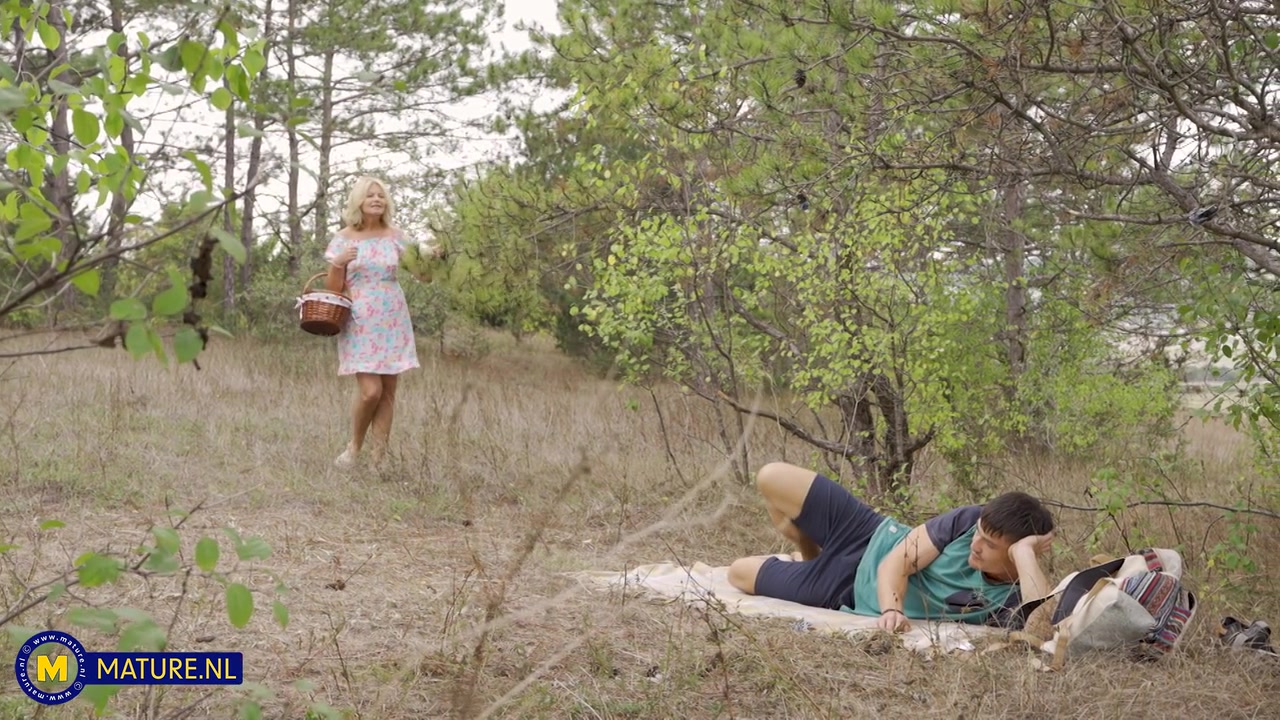 Anal Loving Milf Diana Has An Outdoor Affair With Her Neighbor To Get Fucked Up The Ass In The Woods