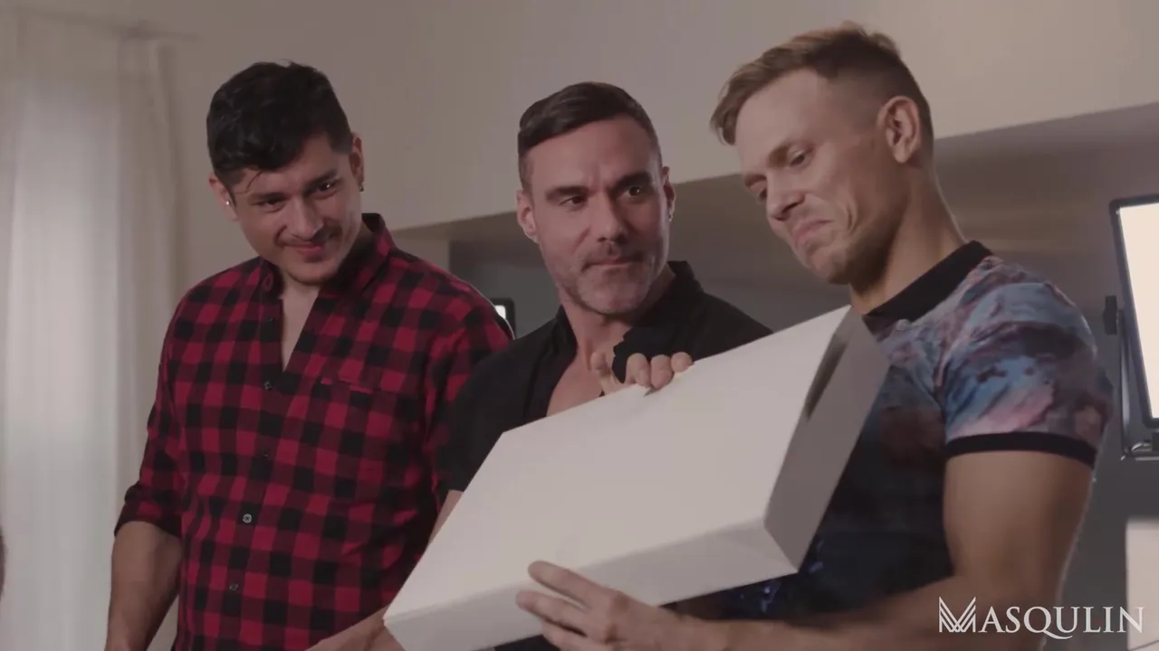 Manuel Skye, Ethan Chase And Rocky Vallarta - Merry Mistletoe Meats