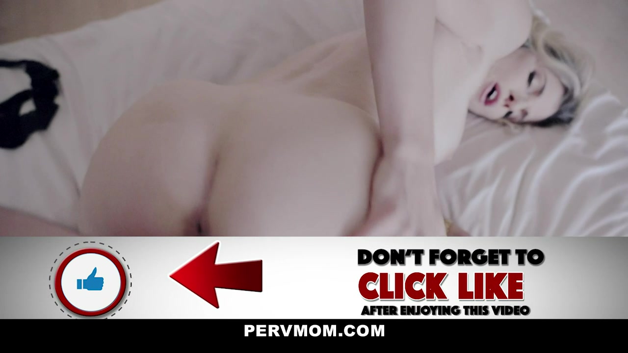 Cory Chase in Merry MILF Christmas - Pervmom