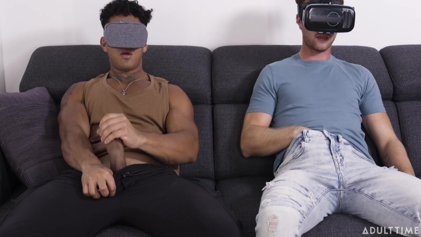 Kenzo Alvarez, Dark Hunk And Benjamin Blue In Jerk Buddies: Blowjob From The Dark-haired Hunk