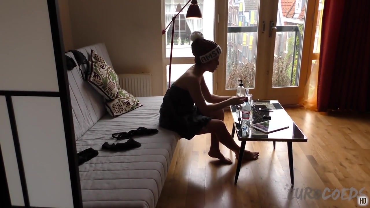 Fly On The Wall Video Of Linda Masturbating And Smoking Weed - EuroCoeds