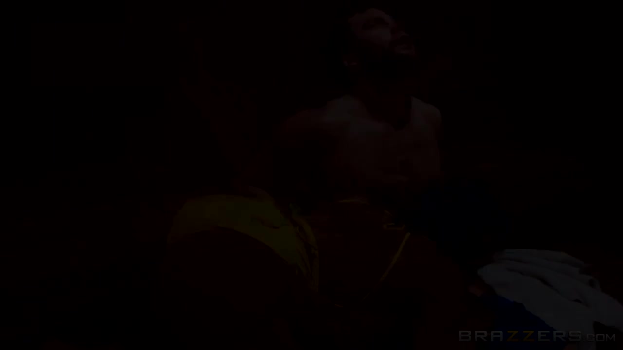 Seth Gamble, Desiree Night And Jenna Foxx In Sharing Big Cock In The Sauna