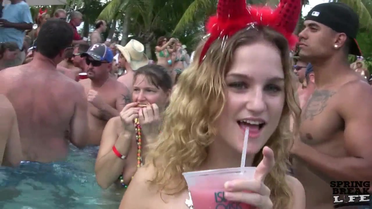 Naked Pool Party - SpringbreakLife