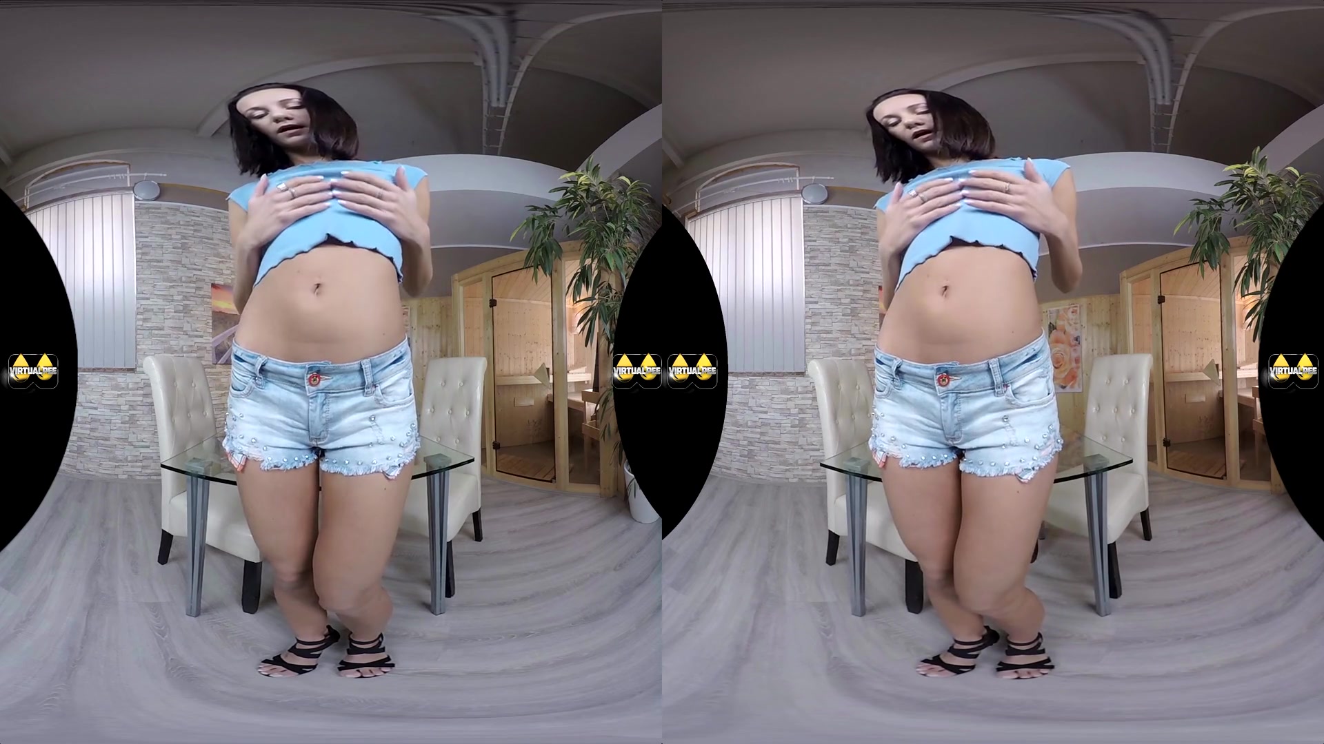 Evelyn Neill in Pissy Fingering - VirtualPee