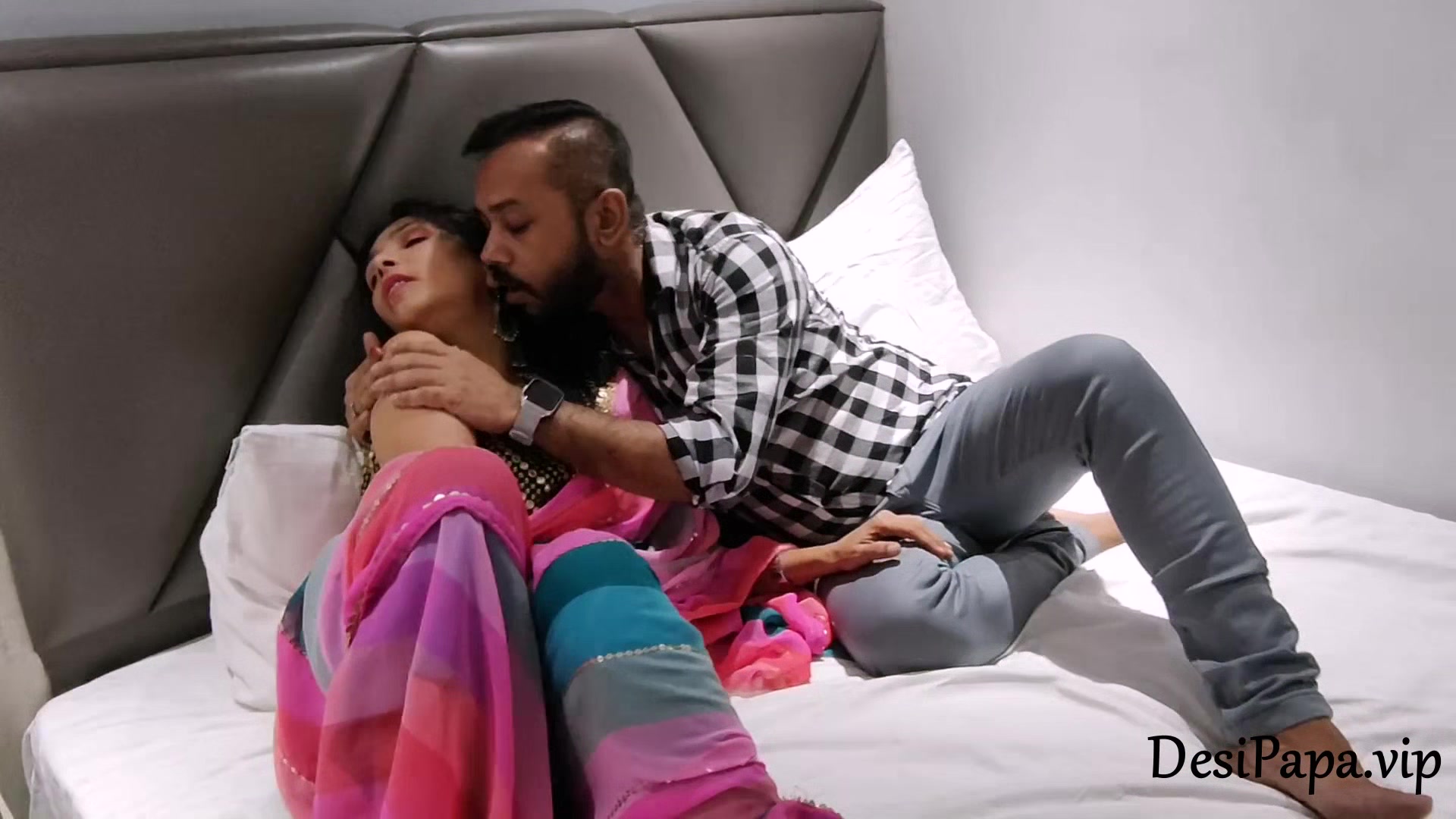 Mature Indian Aunty Giving Blowjob Sexually Satisfying Herself