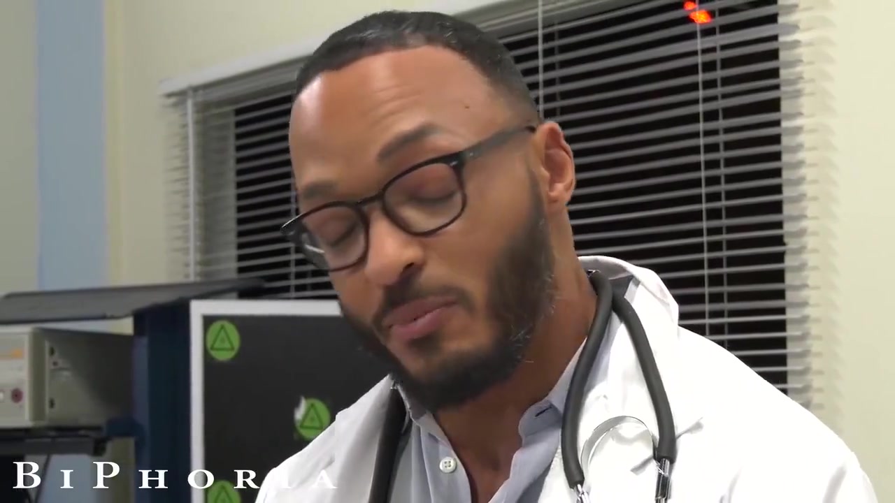 Lisey Sweet And Johnny Hill - Hot Doctor & Nurse Relieve Patients Boner After Surgery