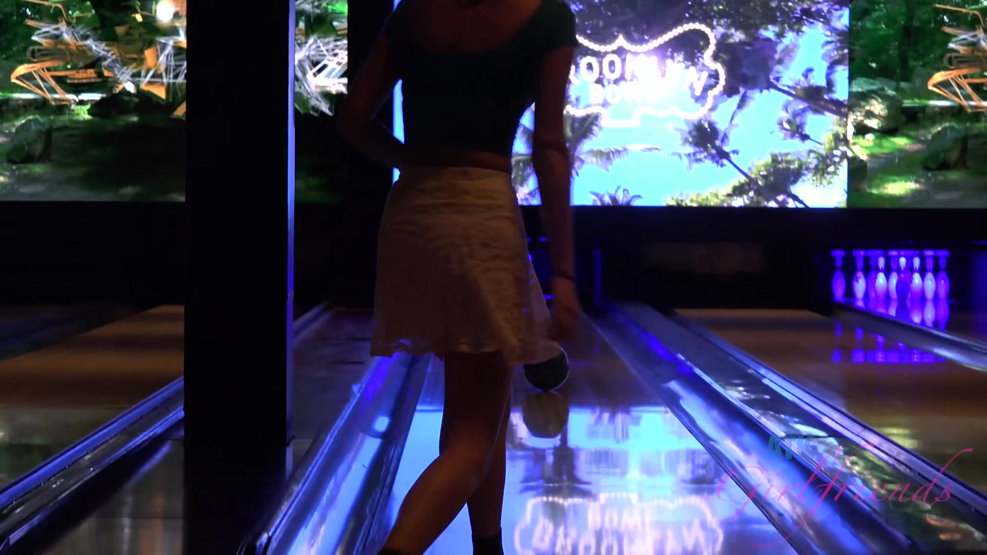 Virtual Vacation In Las Vegas With Cute Tali Dova 1/3