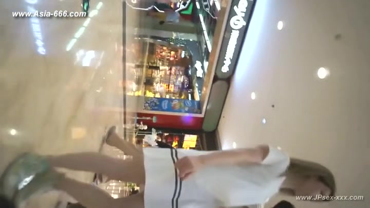 peeping chinese amateur upskirt.***