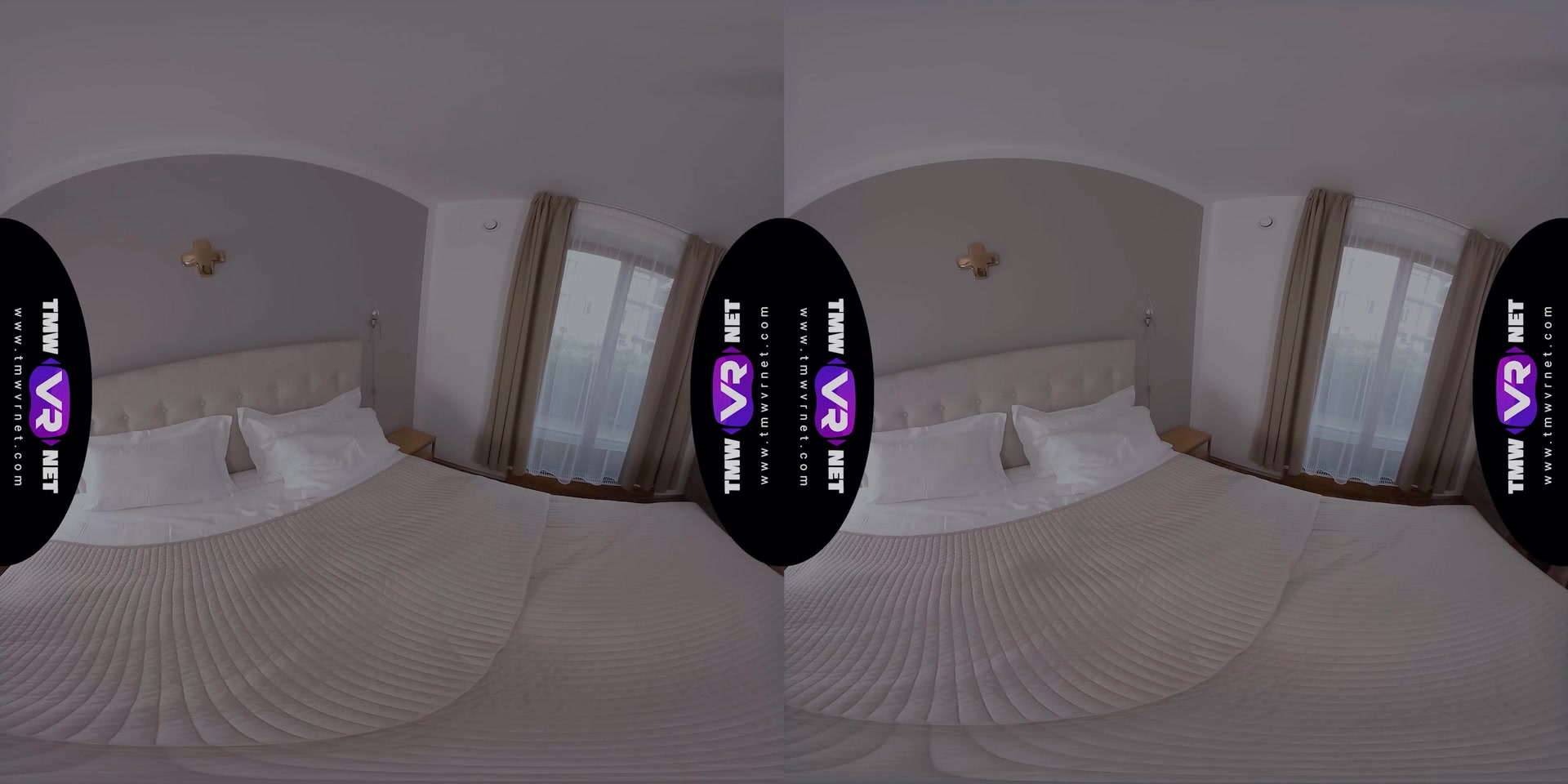 Hottie tests bed with a solo game - TmwVRnet