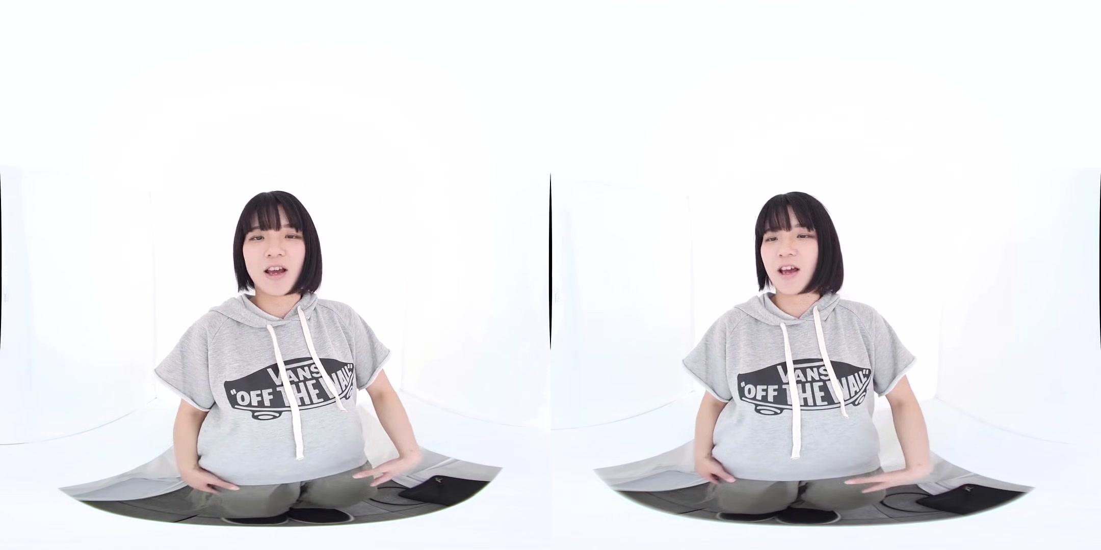 Amateur Kissing VR: Will You Show the Camera How you Kiss? - Asian Teen Kissing POV