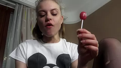 Kinky Fetish Naughty Brat Girl Bubble Gum L Oli Teasing - SoloAustria