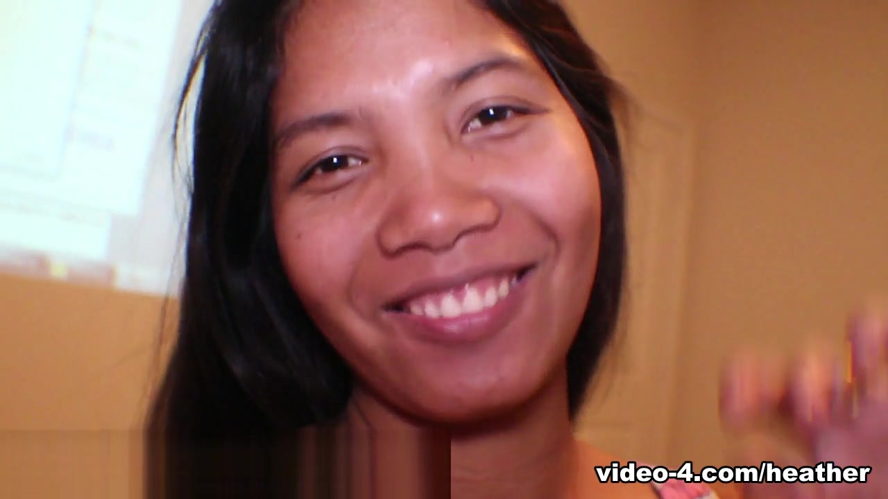 22 Week Pregnant Thai teen 18+ Girl Give A Good Blowjob And Swallow Cum