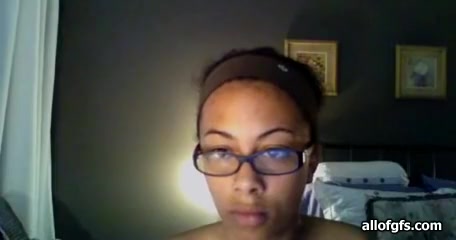 Sexy ebony girl showing body