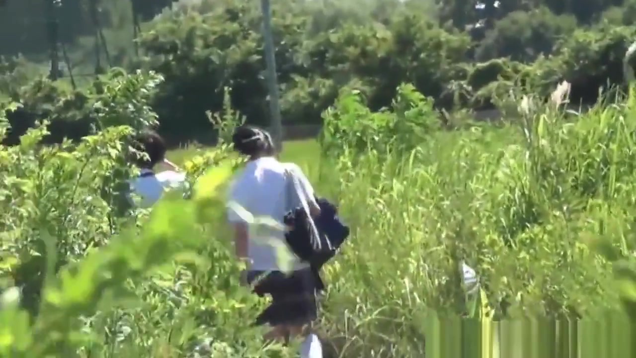 teen 18+ students 18+ Pee Outside