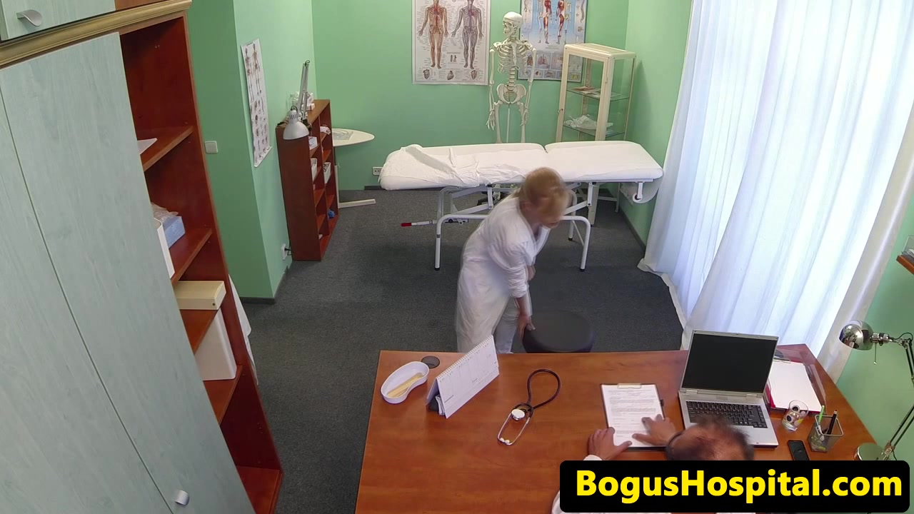 Euro intern spitroasted by her mentor doctor