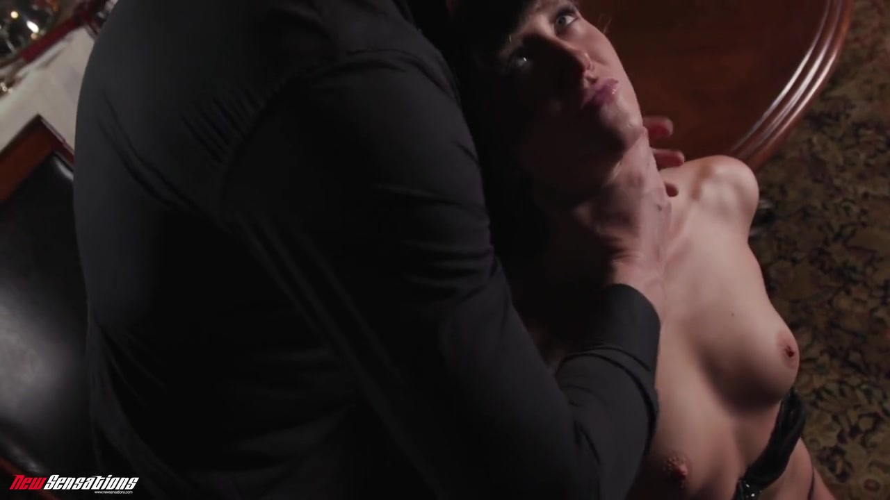 Addison V. Takes Her Kinks To The Extreme
