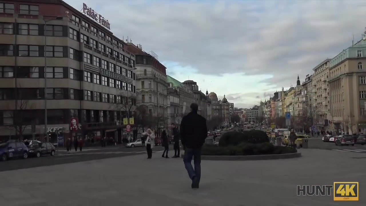 HUNT4K. Cash changes the mood of beautiful girl so she undresses