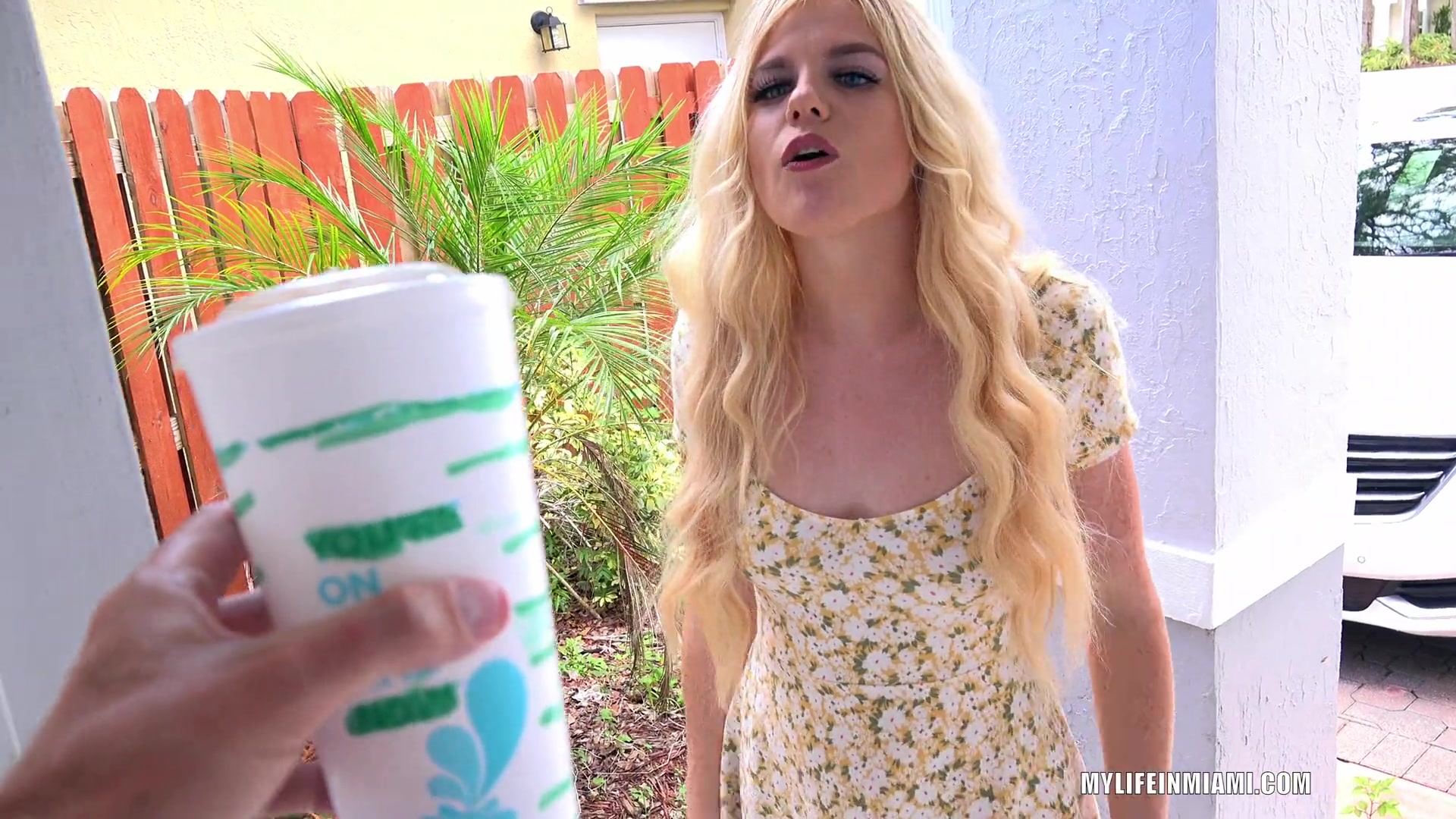 Hot Delivery Girl Gets The D - Sex Movies Featuring Mylifeinmiami