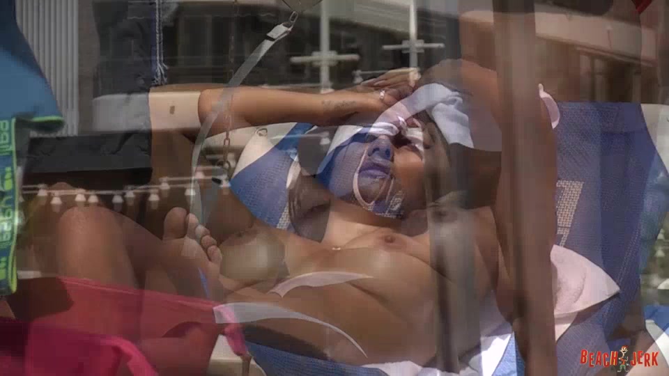 Boobs and sunbeds 06 - BeachJerk