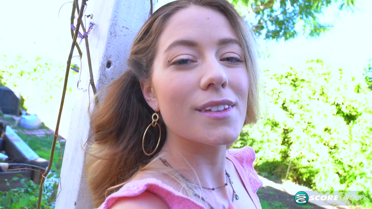 Tour Her Garden - Naughtymag