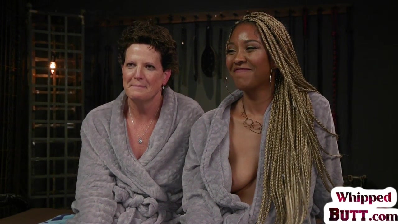 BDSM ebony busty Dom lesbian dominates in her wet pussy