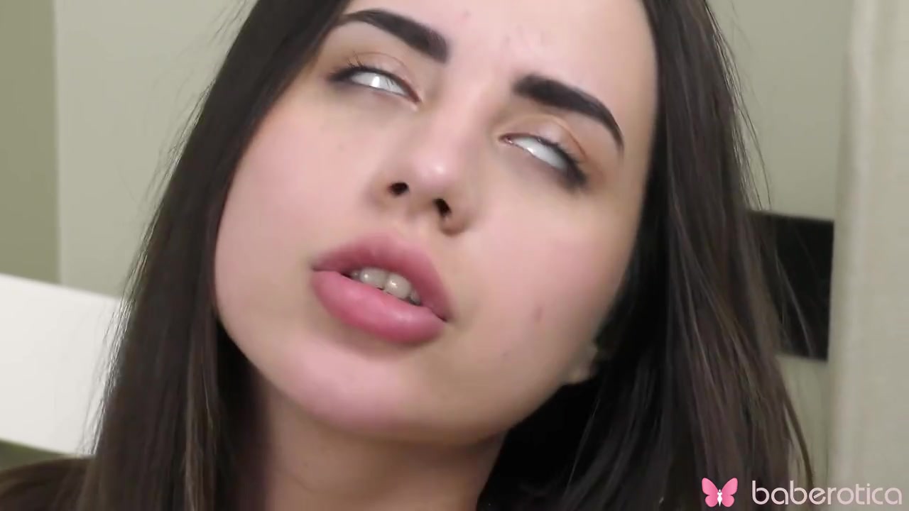 Regina Rich In Brunette Teen 18+ Masturbates On A Chair,in 4k