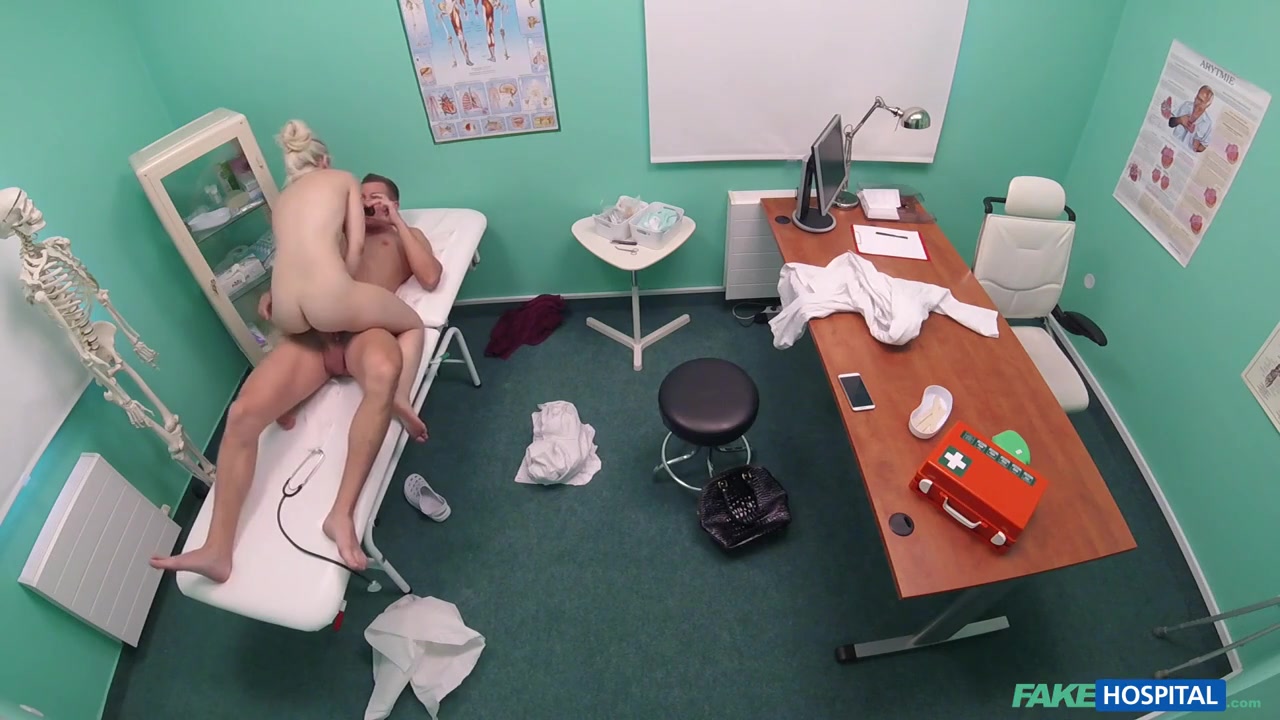 Alessa Savage Martin Gun in British Babe Gets Creampied Outdoors - FakeHospital