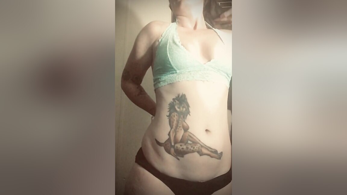 Sexy Girlfriend Striptease - Ladythetramp