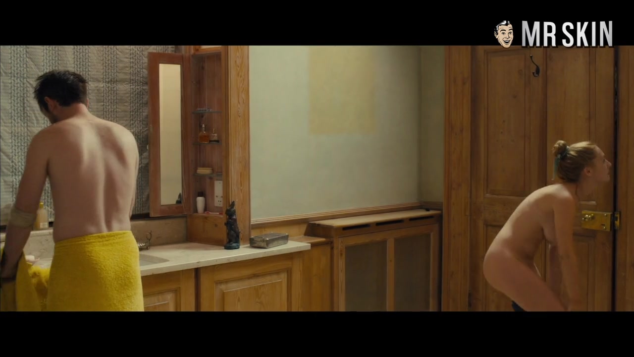 Become a Nut-buster to Naked Kristen Wiig - Mr.Skin