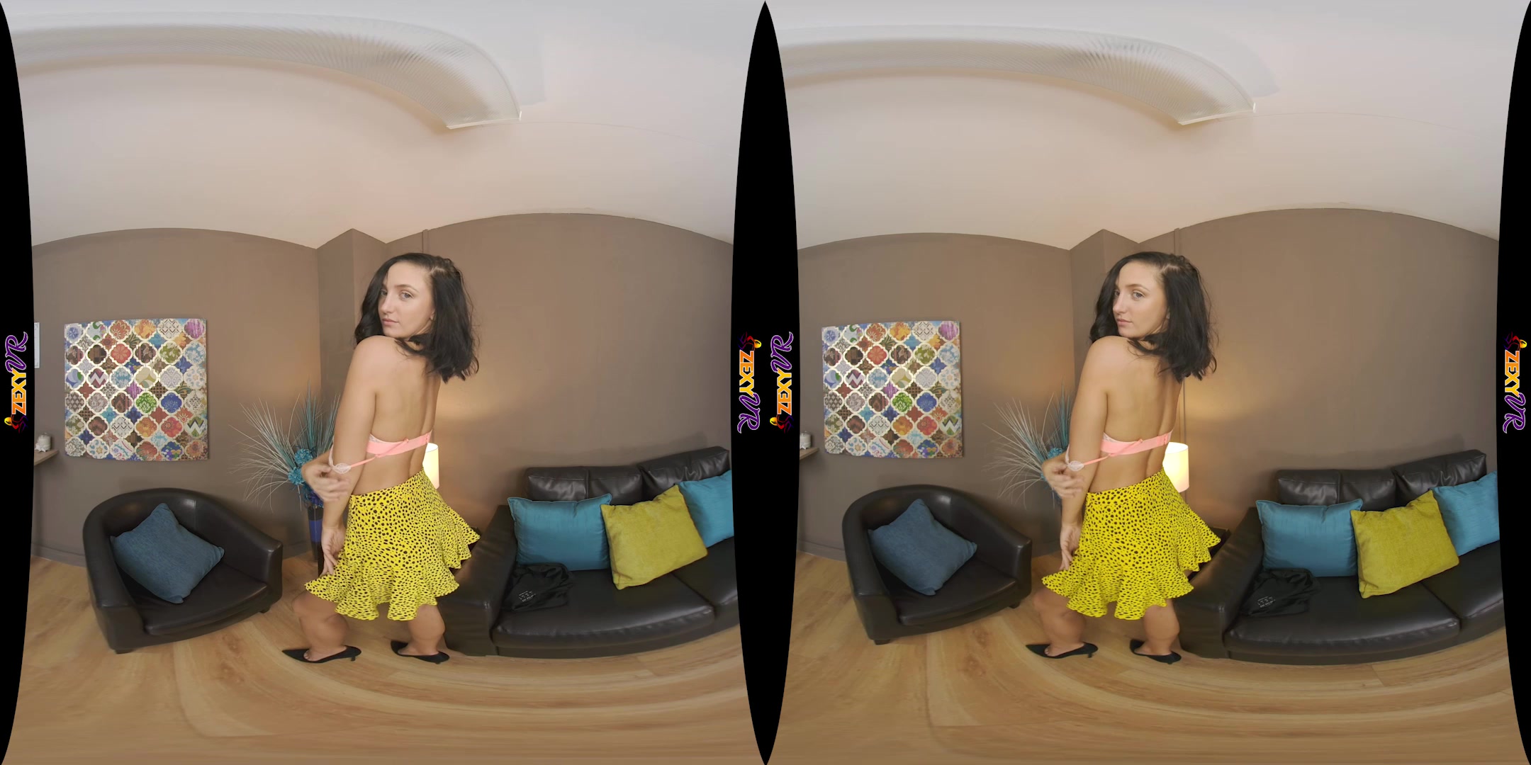 Sexy Mood featuring Mia J - ZexyVR