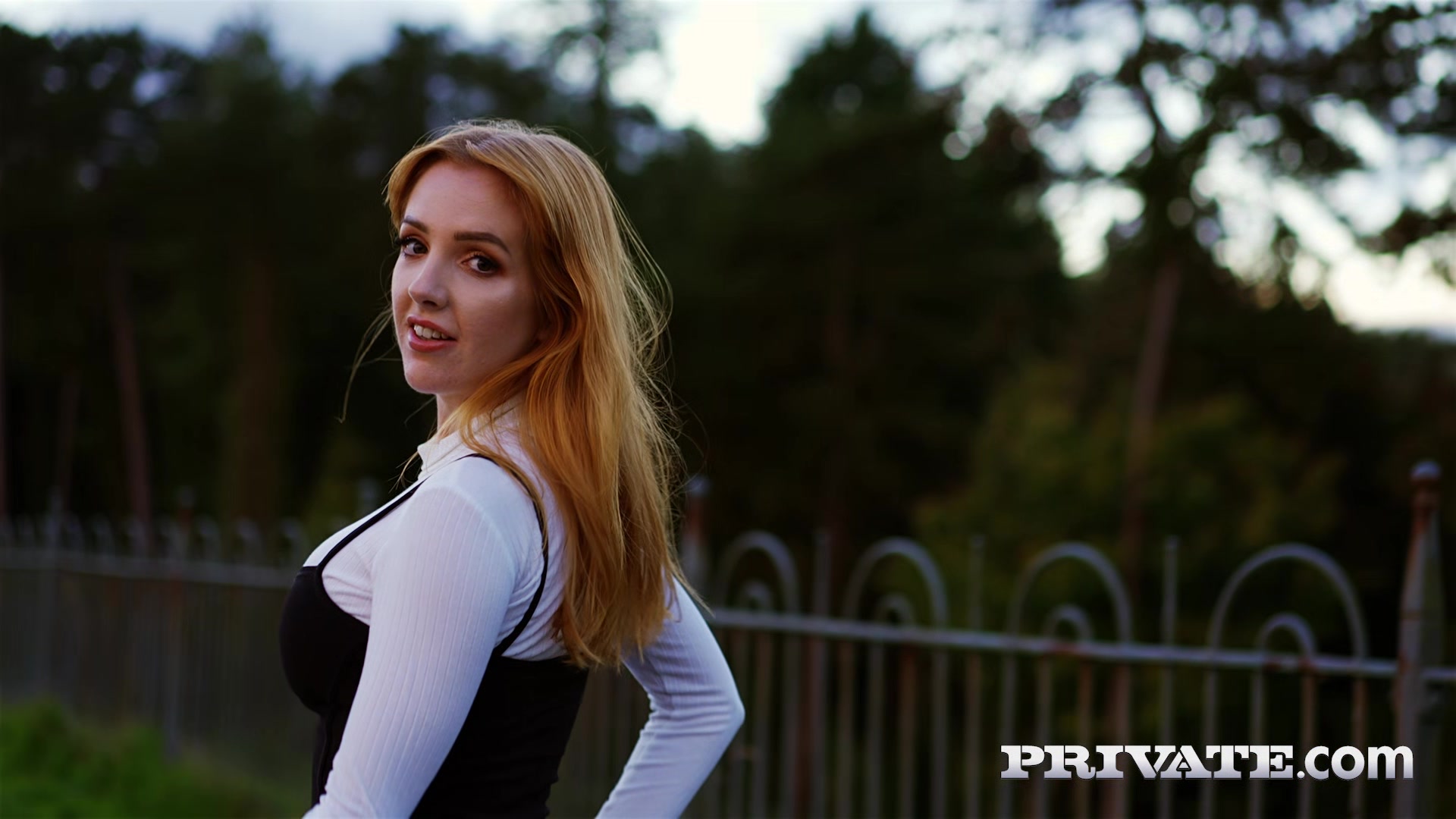 Scarlett Jones, Deep Investigation