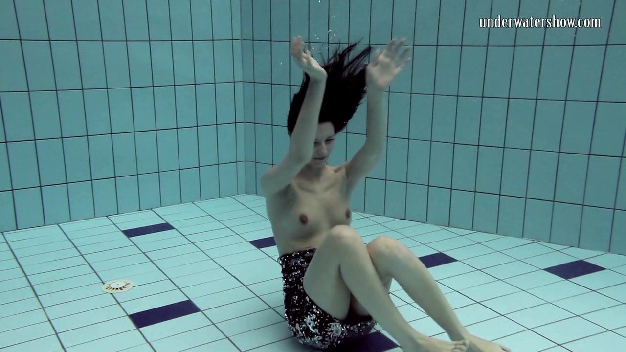 UnderwaterShow Video: Loris Licicia