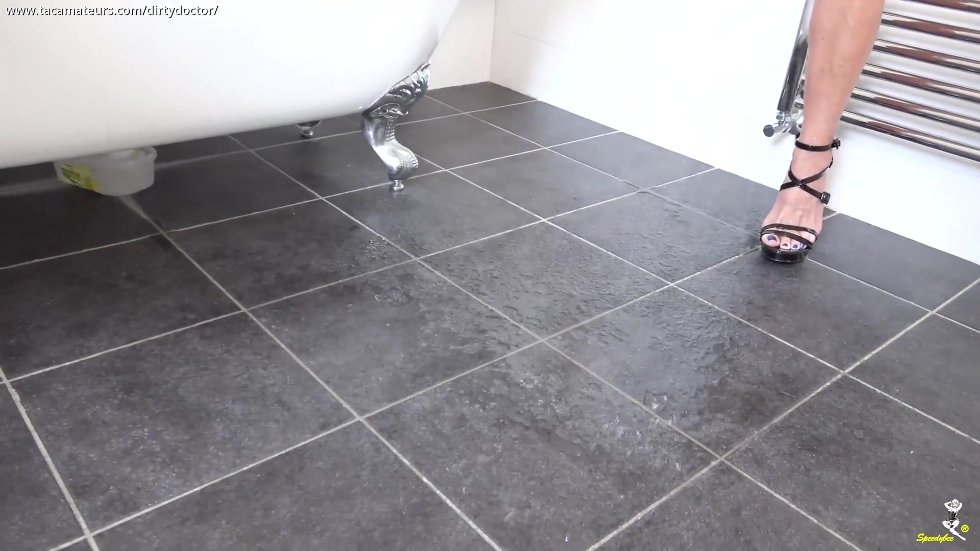 Molly Pissing On The Bathroom Floor - DirtyDoctor