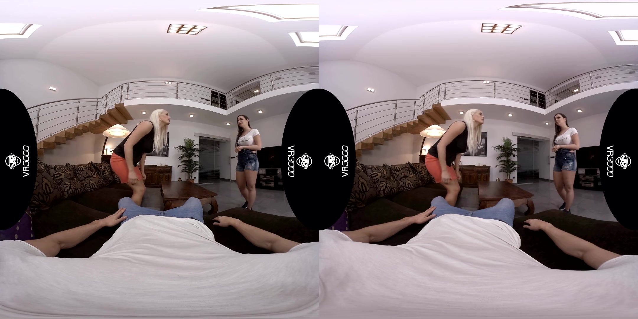 Blanche Bradburry & Sofia Lee in How to give GOODHEAD - VR3000