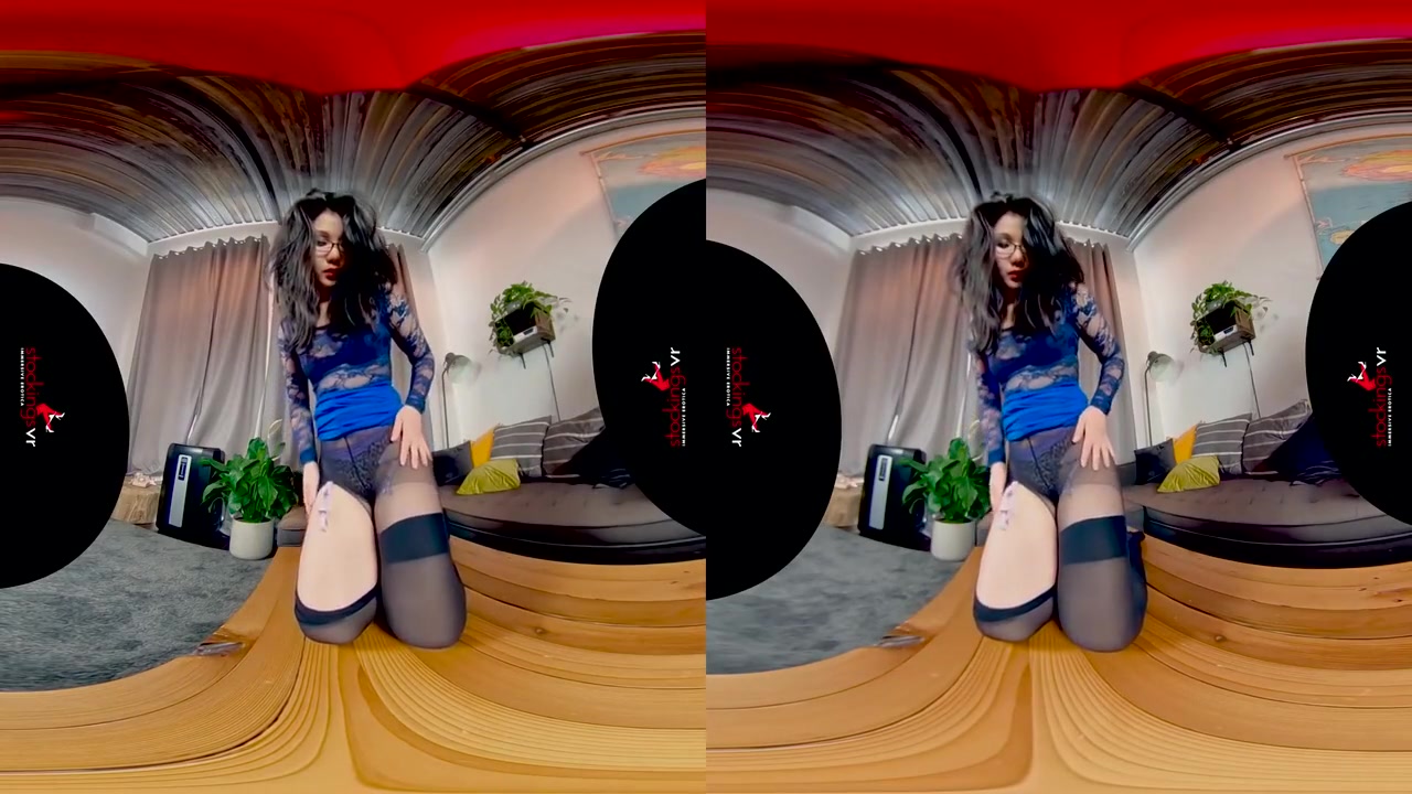 Virtual Reality - Escape To A Sensual Nylon World