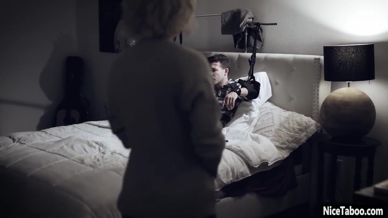 Busty Stepmom Helped Injured Stepson And She Pleased Hi