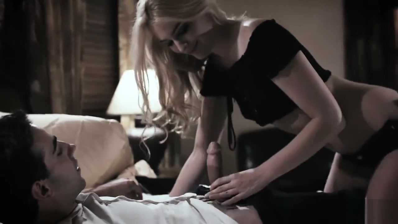 Stepsister teen 18+ feels sorry for her new nerdy stepbro