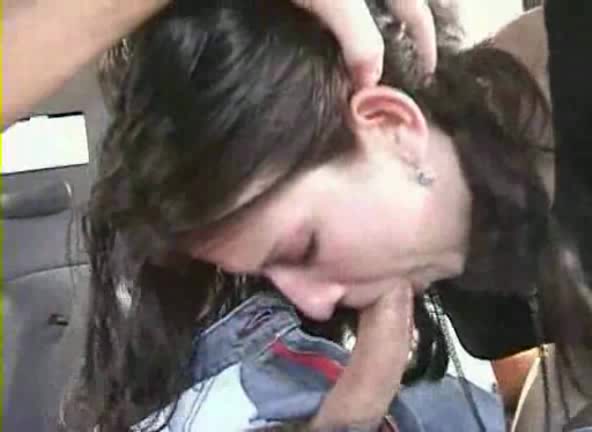 Goth chick looks awesome in the fucking action