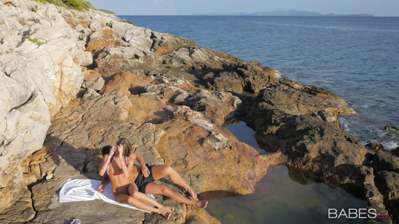 Gina Gerson in Skinny Dipping - BabesNetwork