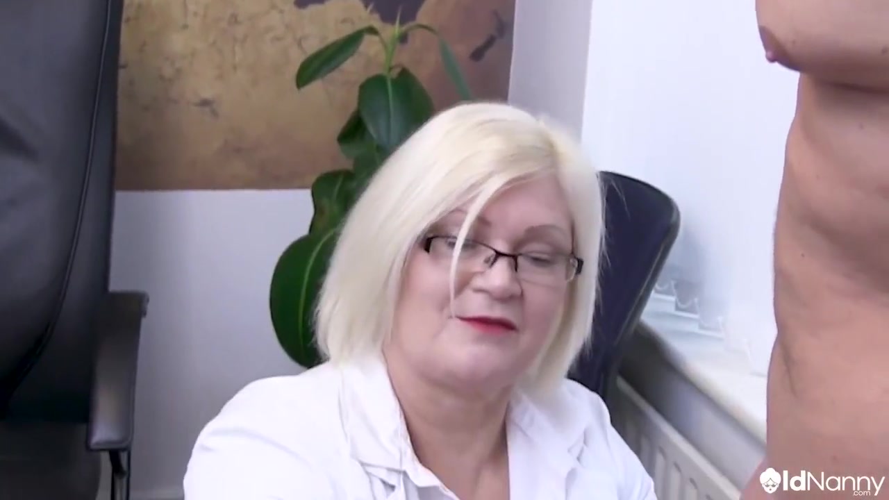 Well-rounded British Blondie Wife Gives Intense Sucking Cock - Age