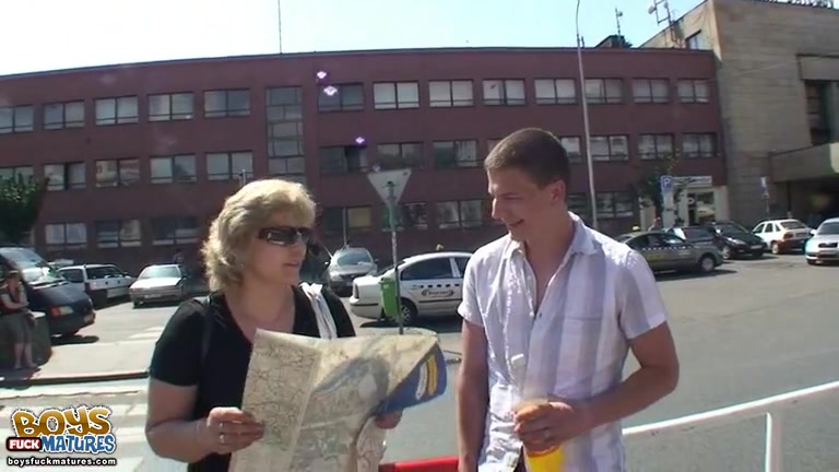 Tourist talked into hot stuff