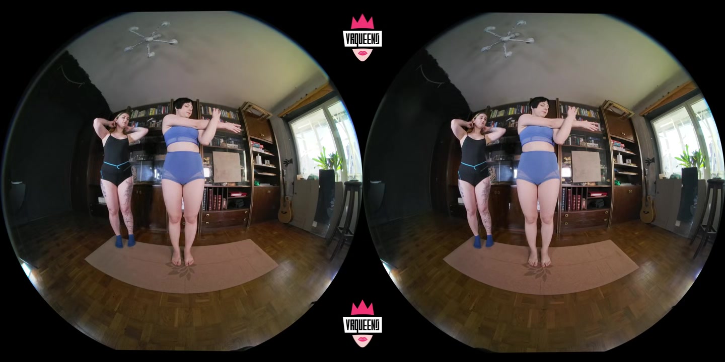 Stretching Together - VRQueens
