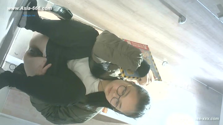chinese girls go to ***