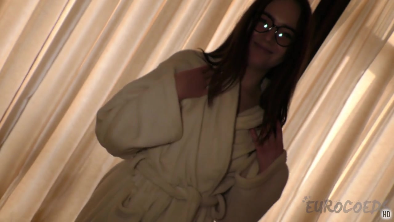 Gorgeous High School Cheerleader Phoenixa Directors Cut Fingering Glowstick Gaping
