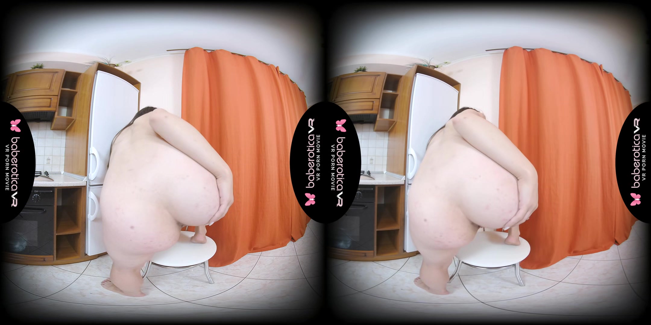 Roxanne Shows How Flexible Skinny Girls Can Be