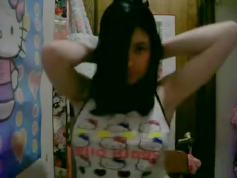 Seductive young lady reveals her juicy details on webcam