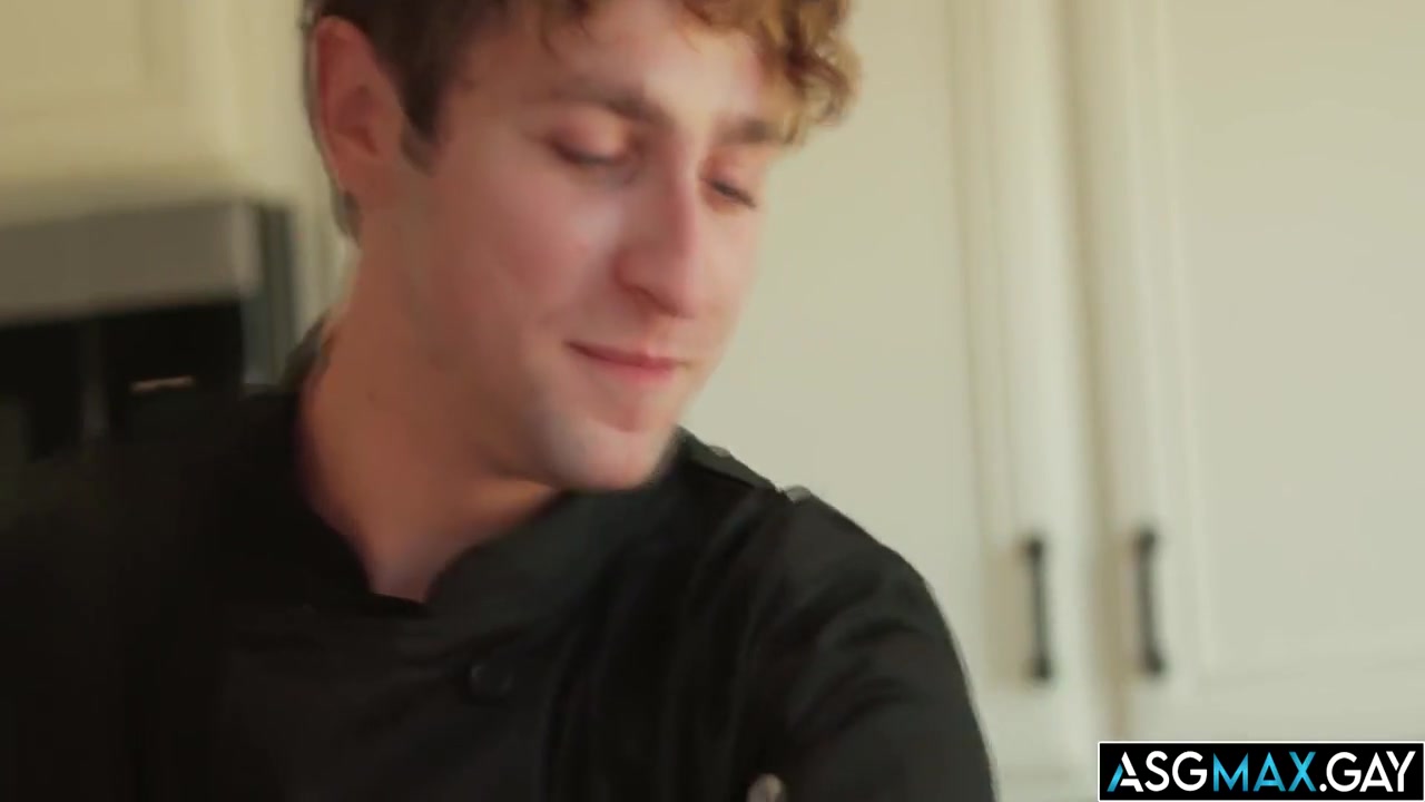 Aubergines, Bell Peppers, Cucumbers Or How About Cocks? In This Kitchen Everyone Has To Pick His Fancy! 6 Min With Jayden Marcos