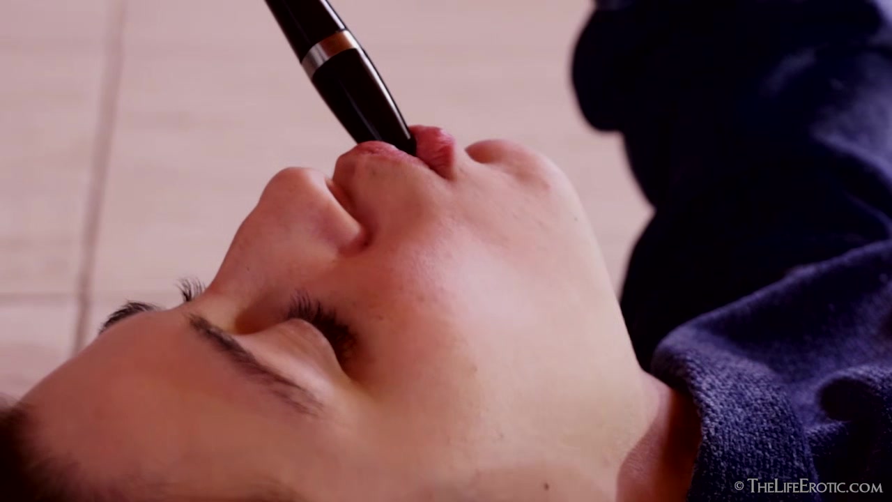 Simple Pleasures 2 - Clara D - TheLifeErotic