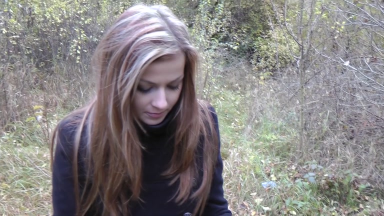 Nice girl sucking dick